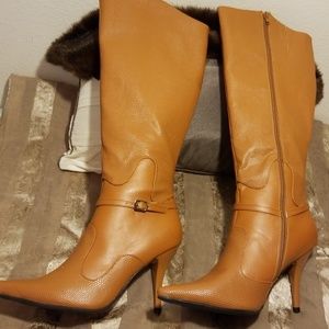 NWOT Knee high boots!
